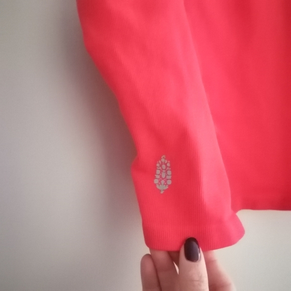 Free People Movement Strappy Back Cropped Tank Ribbed Neon Raspberry M/L (6-10) - Picture 4 of 15